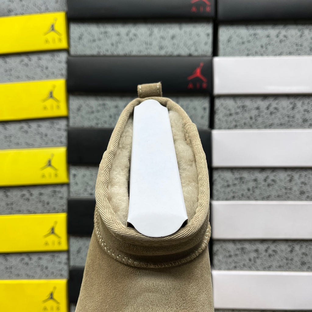 UGG Snow Boots – Canola with 5cm Heel (Style #1135092) | Sizes 35–40
