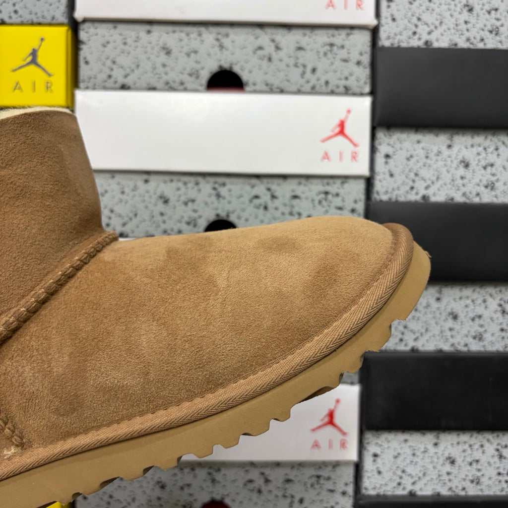 UGG Mid-Shaft Snow Boots – Chestnut | Wood Buckle | Style #6422 | Sizes 35–40