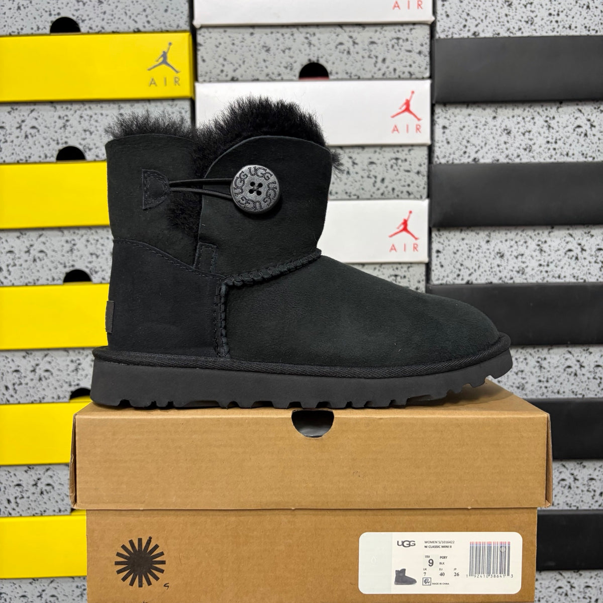 UGG Mid-Shaft Snow Boots – Black | Wood Buckle | Style #6422 | Sizes 35–40
