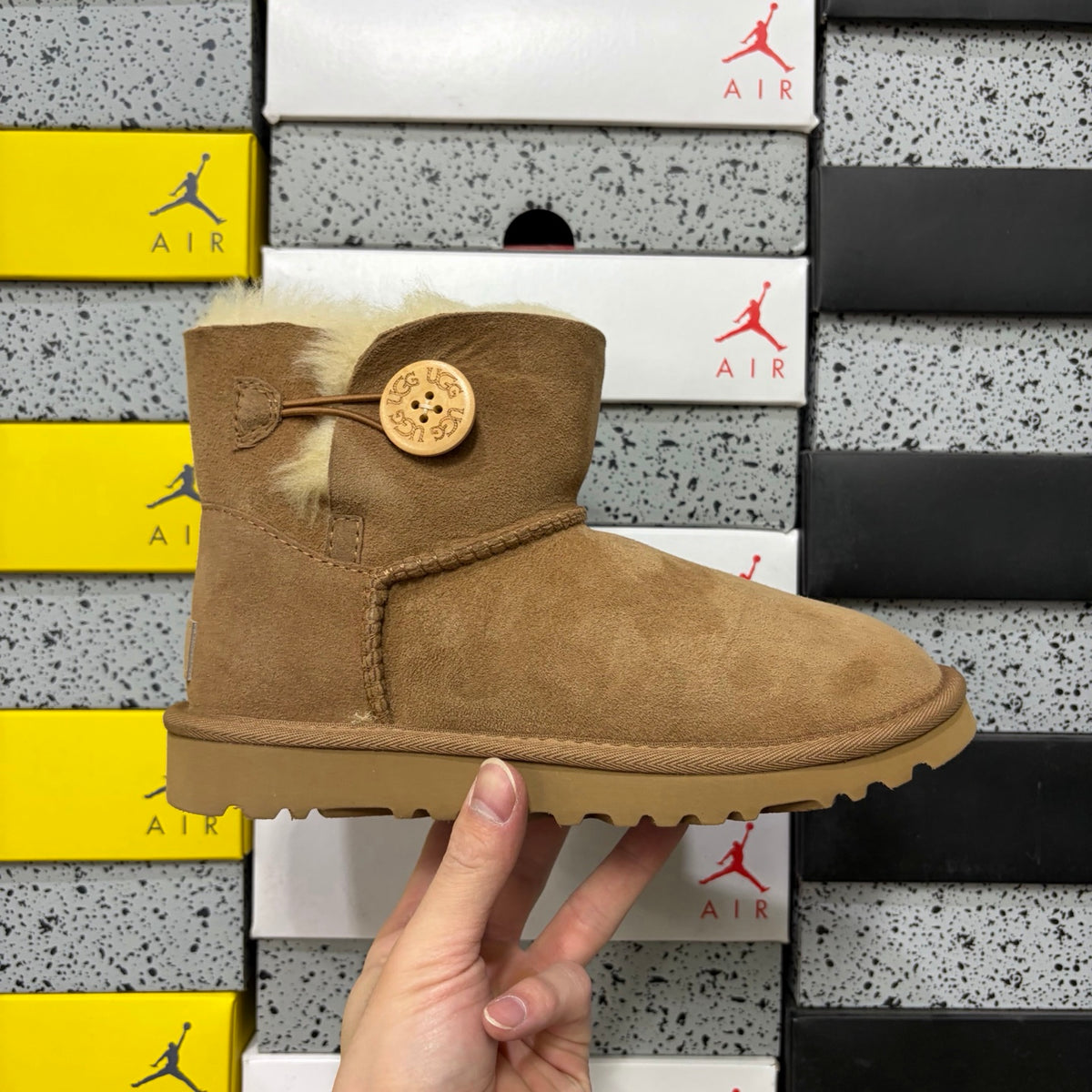 UGG Mid-Shaft Snow Boots – Chestnut | Wood Buckle | Style #6422 | Sizes 35–40