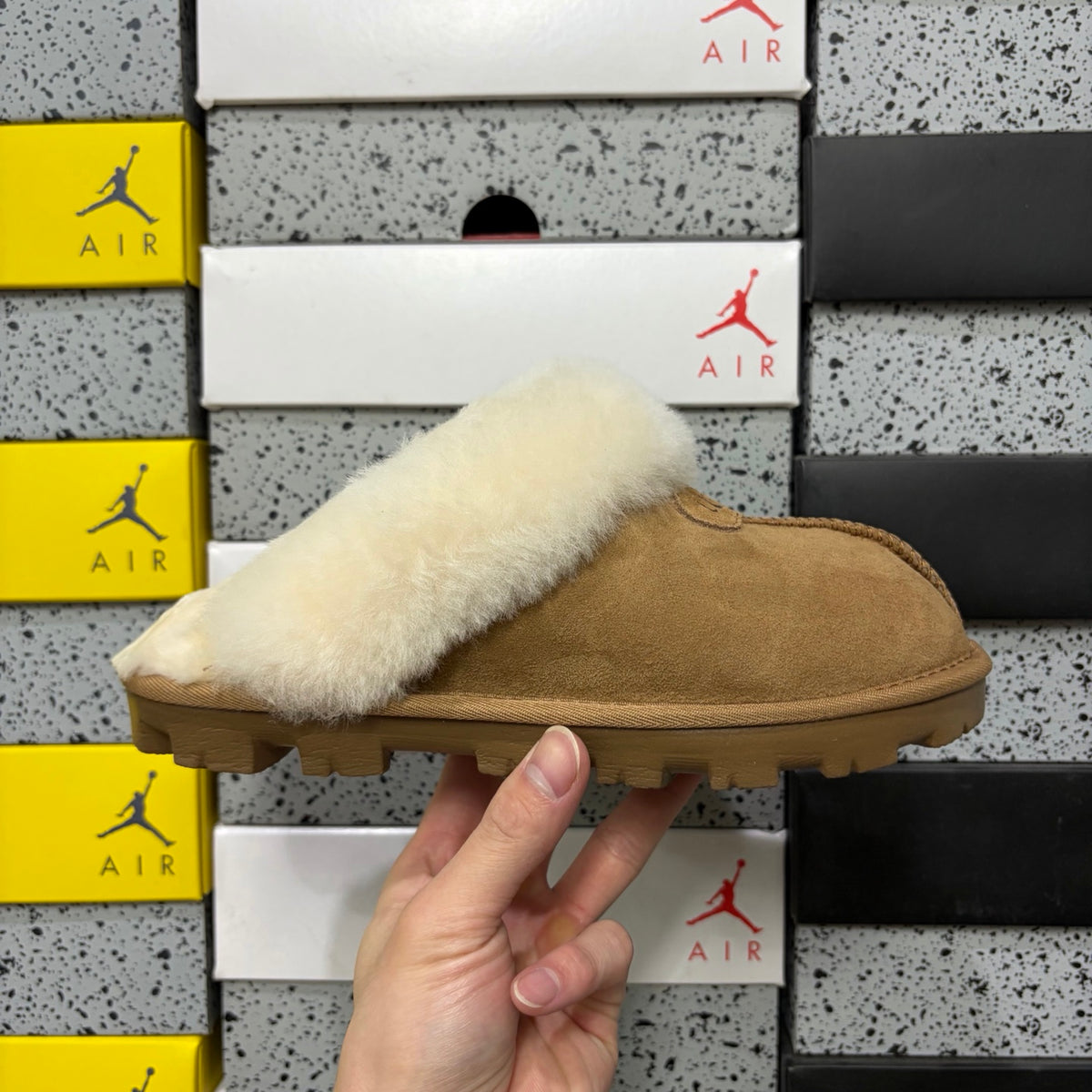 UGG Star Motif Slipper – Chestnut (Style #5125) | Sizes 35–40