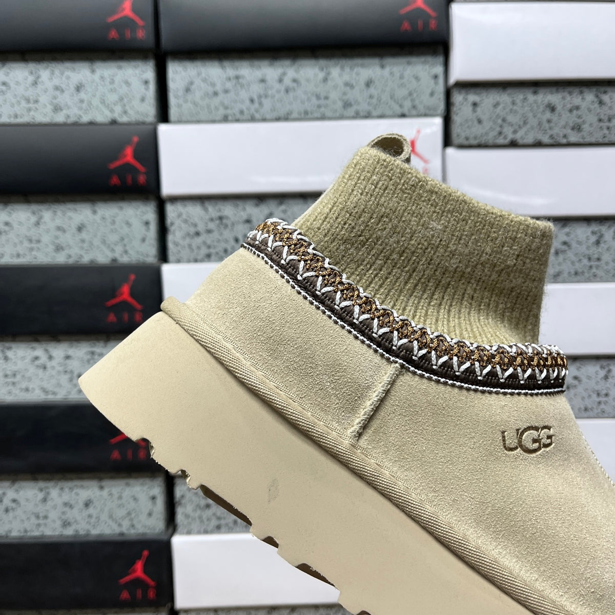 UGG Snow Boots – Canola (Style #1122556) | Sizes 35–41