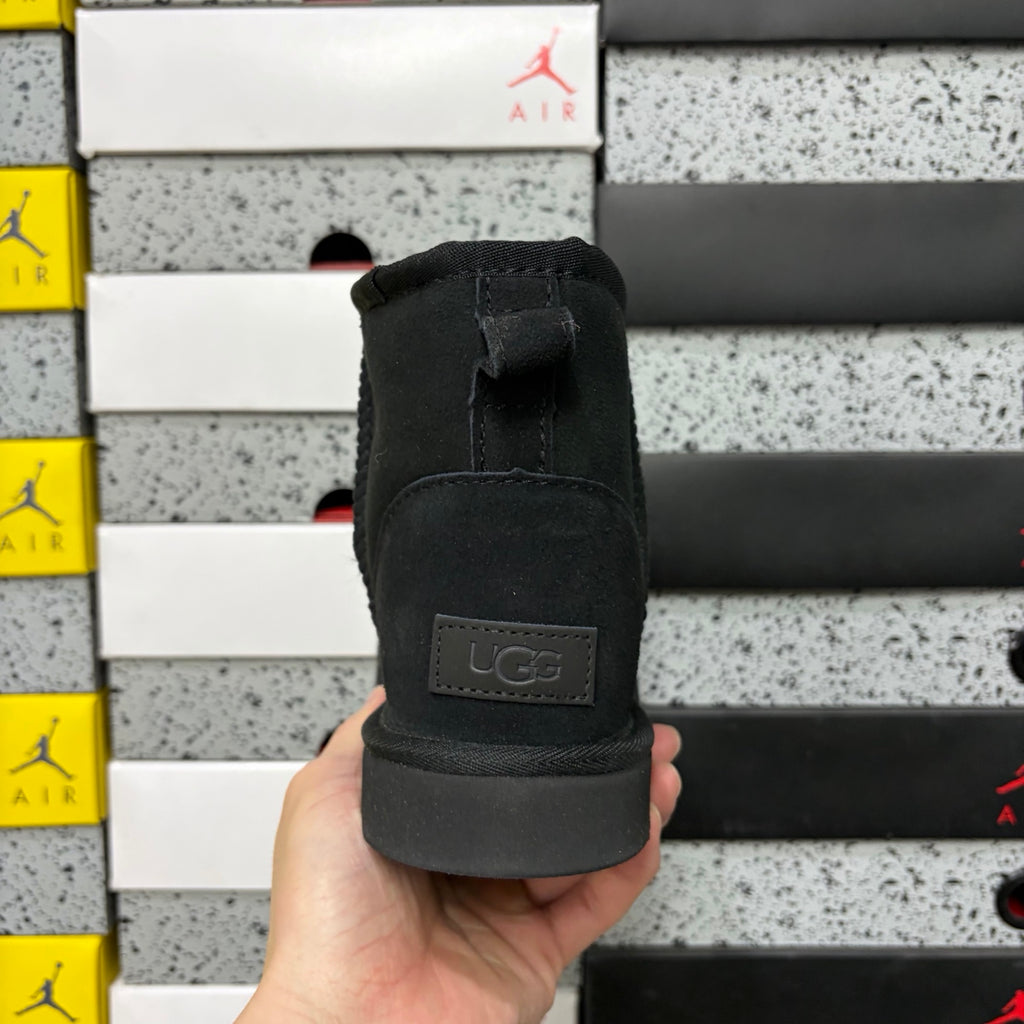 UGG Mini Boot – Black (Style #6109) | Sizes 35–44