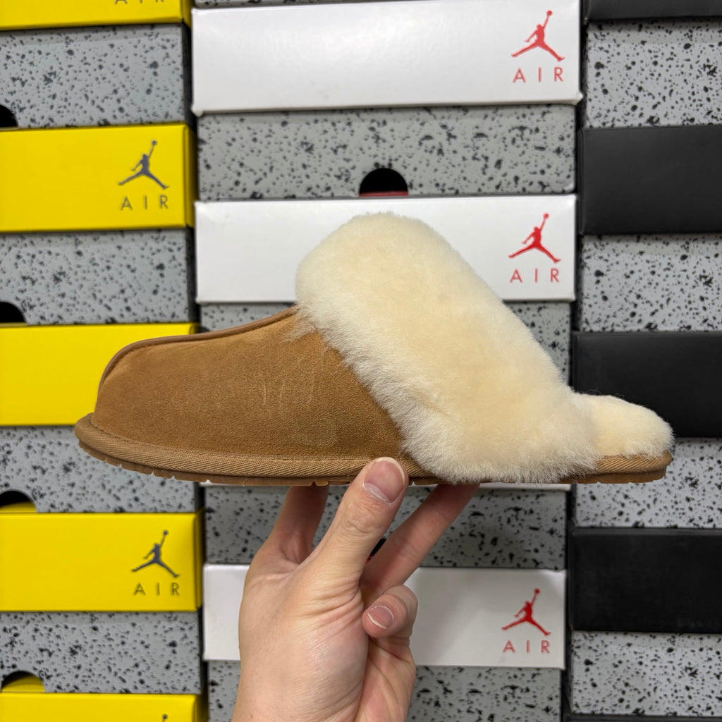 UGG Flat Slipper – Chestnut (Style #2550) | Sizes 35–40