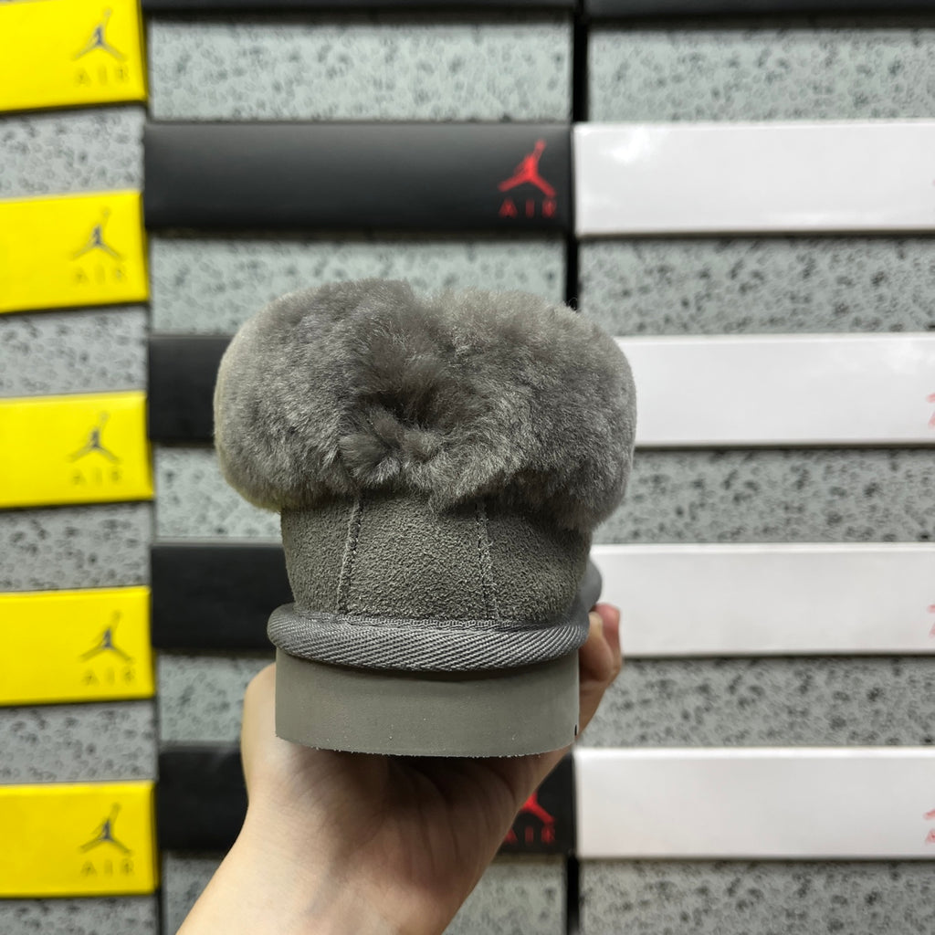 UGG Snow Boots – Light Grey (Style #1134810) | Sizes 35–40