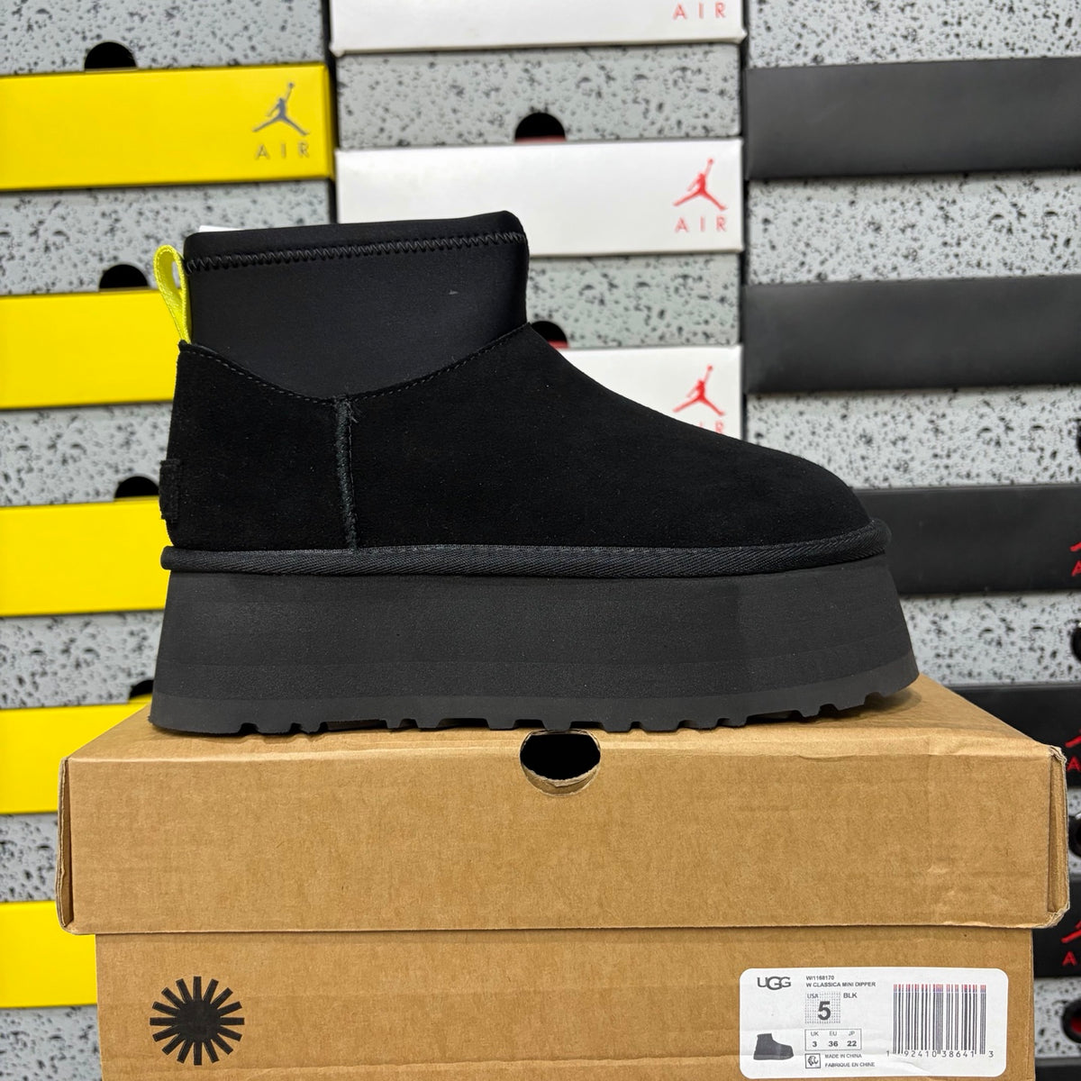 UGG Dip Boot – Black (Style #817) | Sizes 35–40