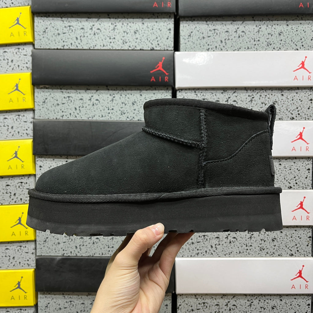 UGG Snow Boots – Black with 3cm Heel (Style #1135093) | Sizes 35–40