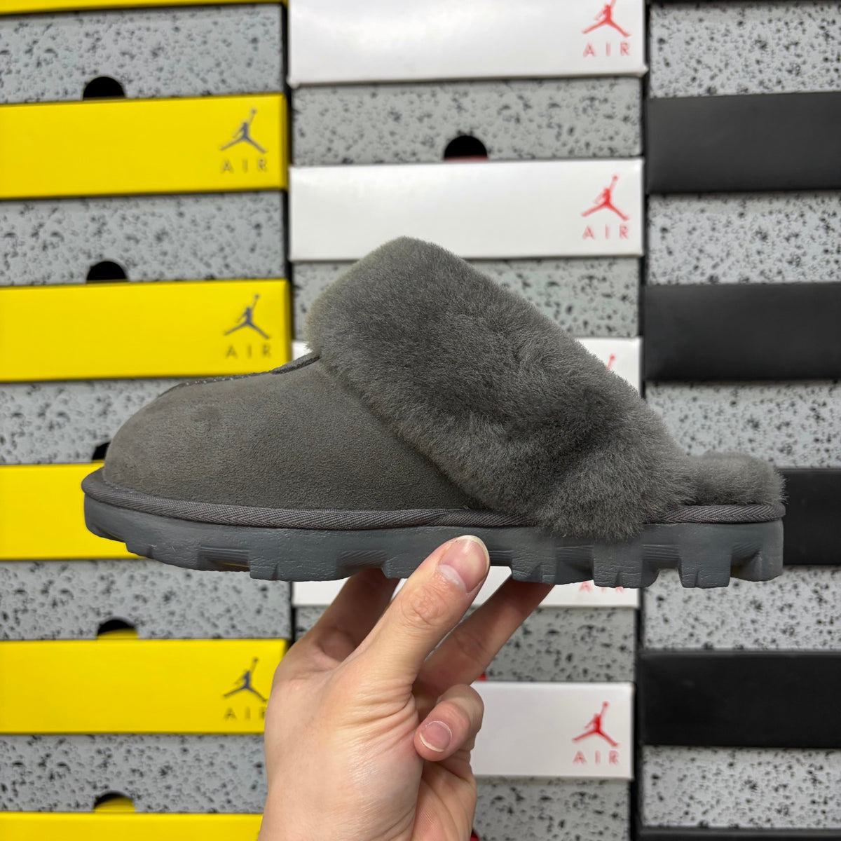UGG Star Motif Slipper – Grey (Style #5125) | Sizes 35–40