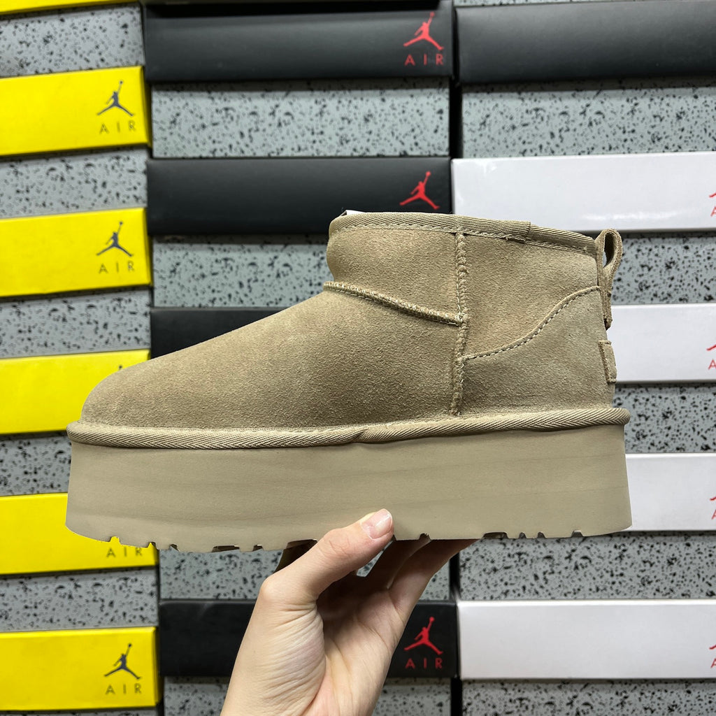 UGG Snow Boots – Canola with 5cm Heel (Style #1135092) | Sizes 35–40