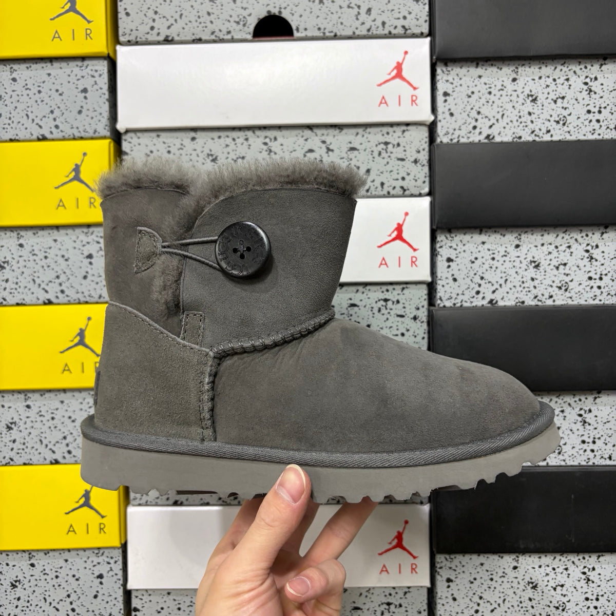 UGG Mid-Shaft Snow Boots – Gray | Wood Buckle | Style #6422 | Sizes 35–40