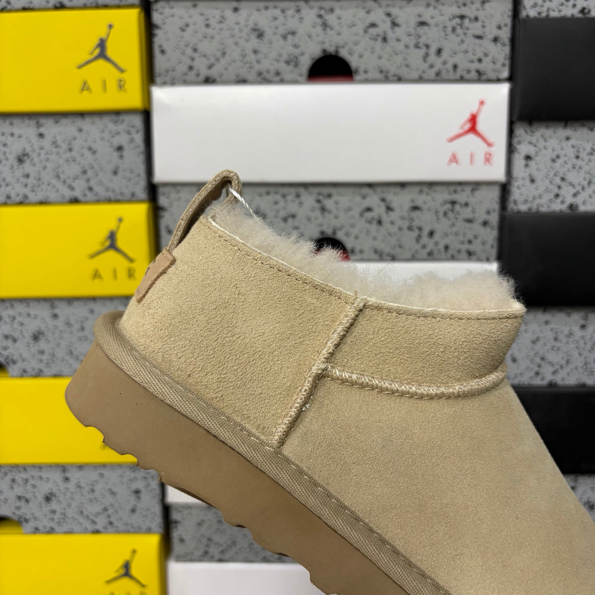UGG Mini Boot Flat – Sand (Style #W1173891) | Sizes 35–40