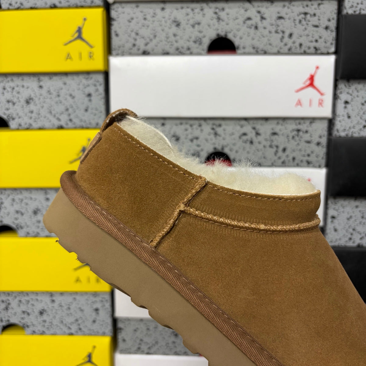 UGG Mini Boot Flat – Chestnut (Style #W1173891) | Sizes 35–40