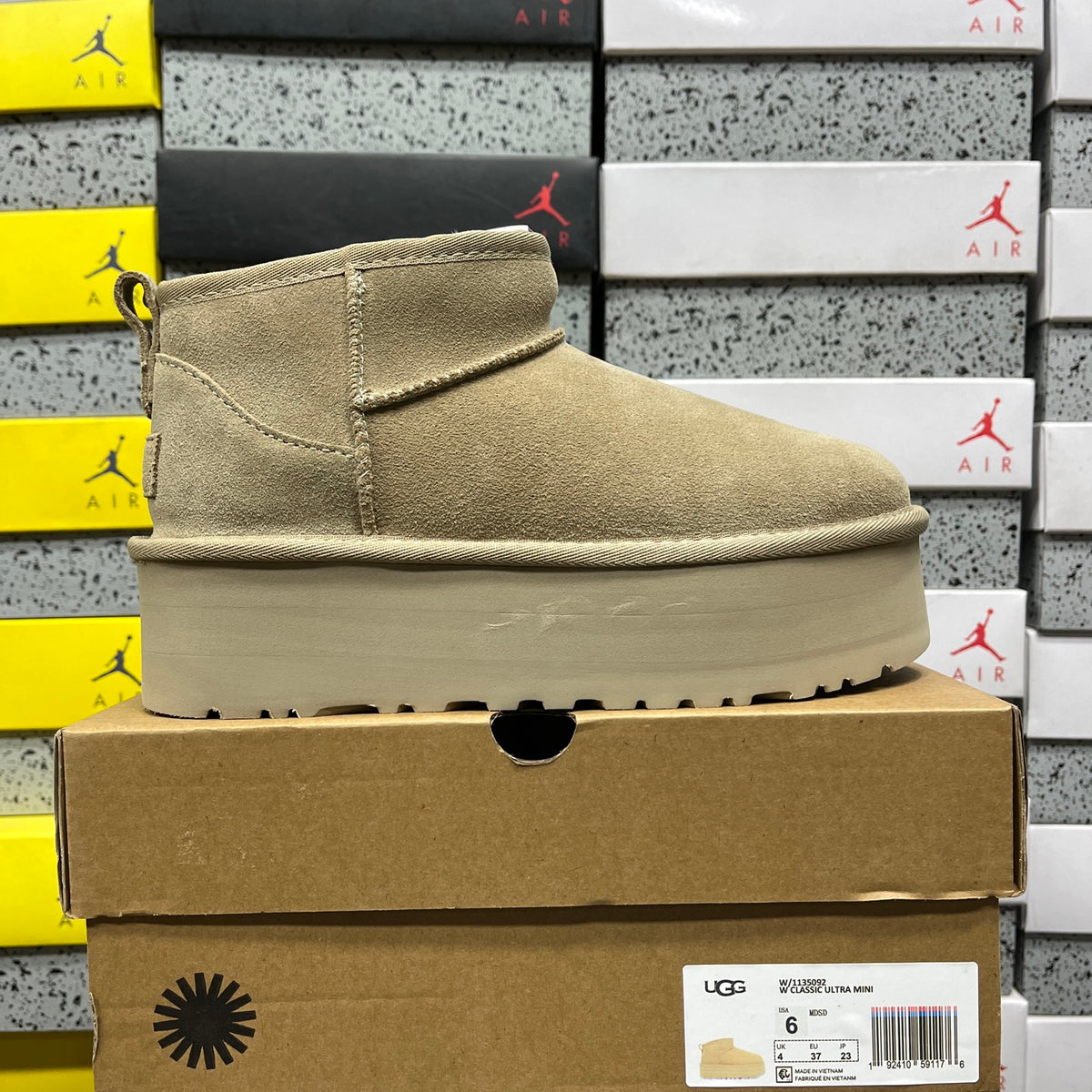 UGG Snow Boots – Canola with 5cm Heel (Style #1135092) | Sizes 35–40