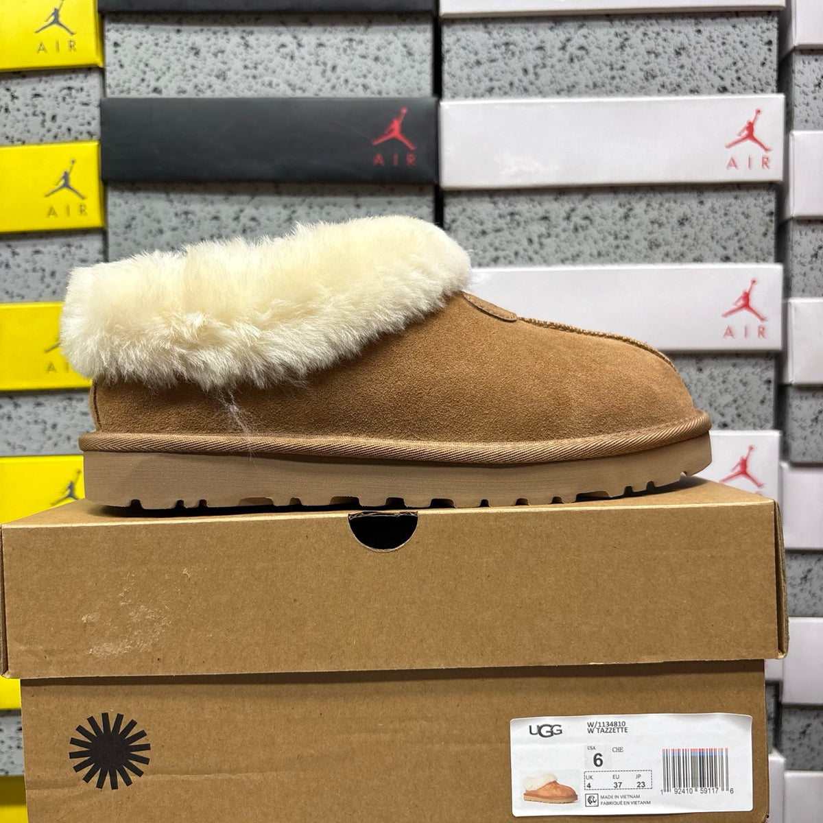 UGG Snow Boots – Chestnut Lightweight (Style #1134810) | Sizes 35–40