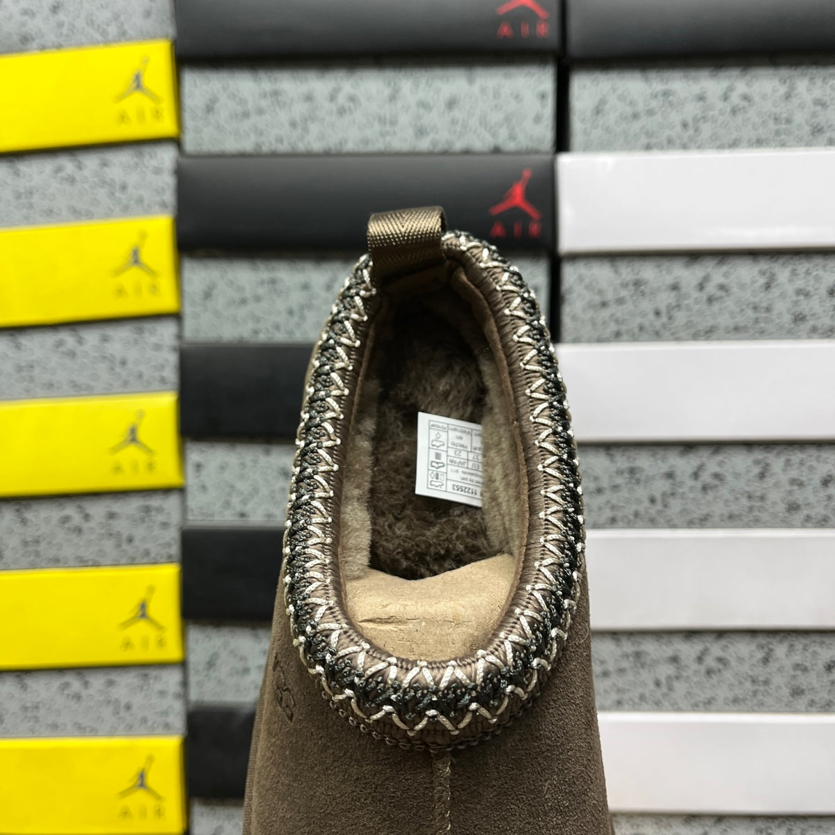 UGG Snow Boots – Walnut (Style #1122553) | Sizes 35–41