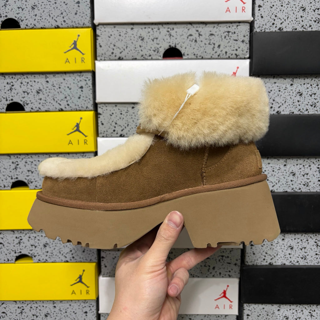 UGG Esmé Platform Clog – Chestnut (Style #W1171532) | Sizes 35–40