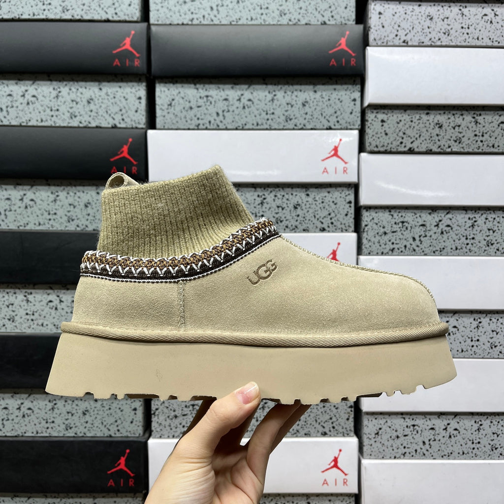 UGG Snow Boots – Canola (Style #1122556) | Sizes 35–41