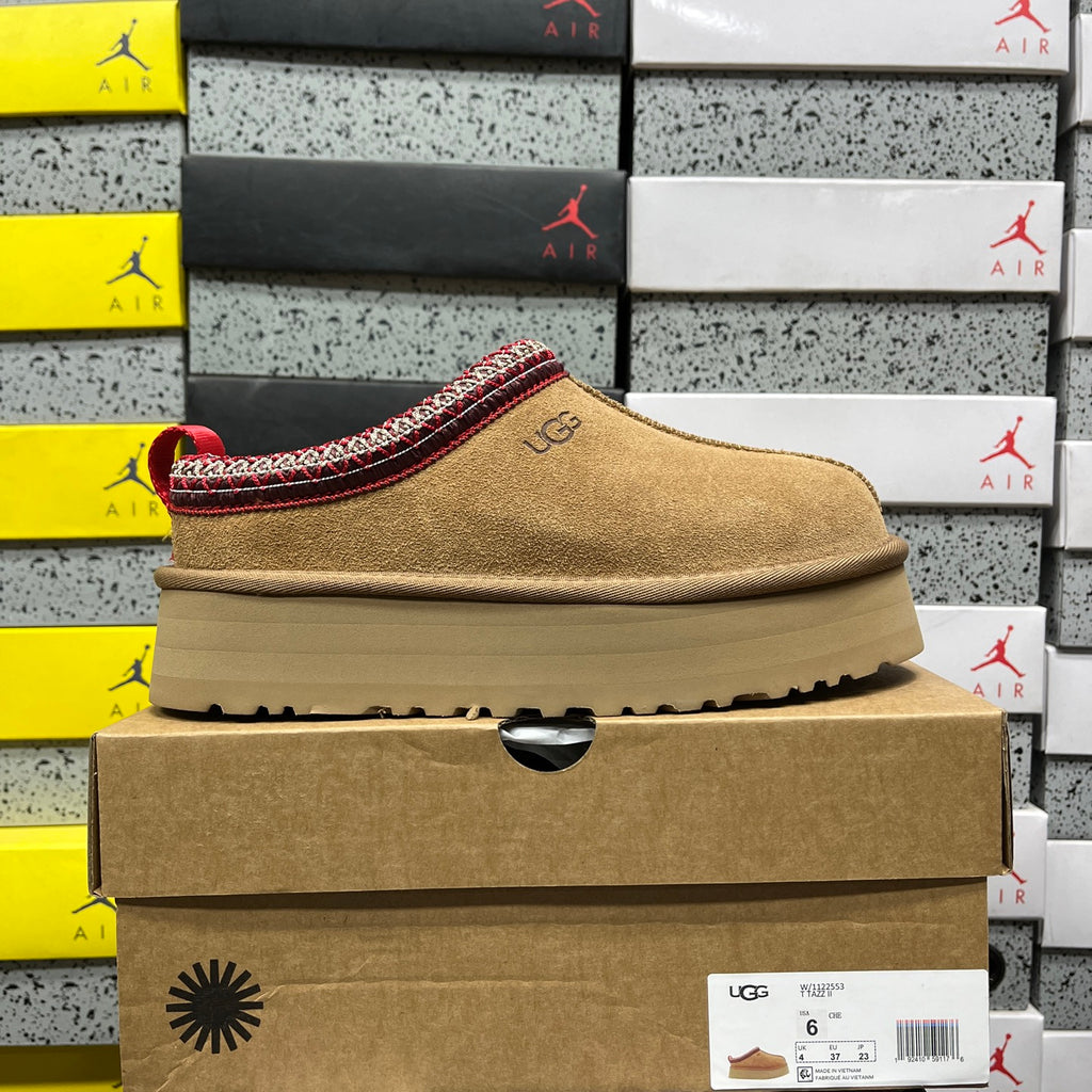 UGG Snow Boots – Classic Chestnut (Style #1122553) | Sizes 35–41