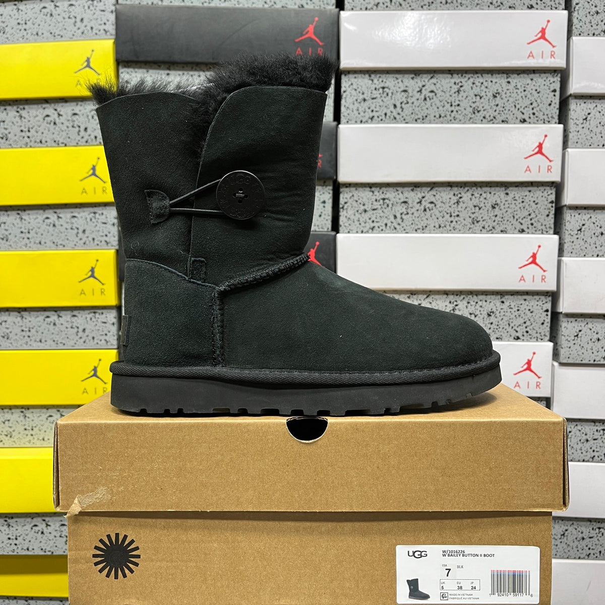 UGG Snow Boots – Classic Black (Style #1016226) | Sizes 35–40