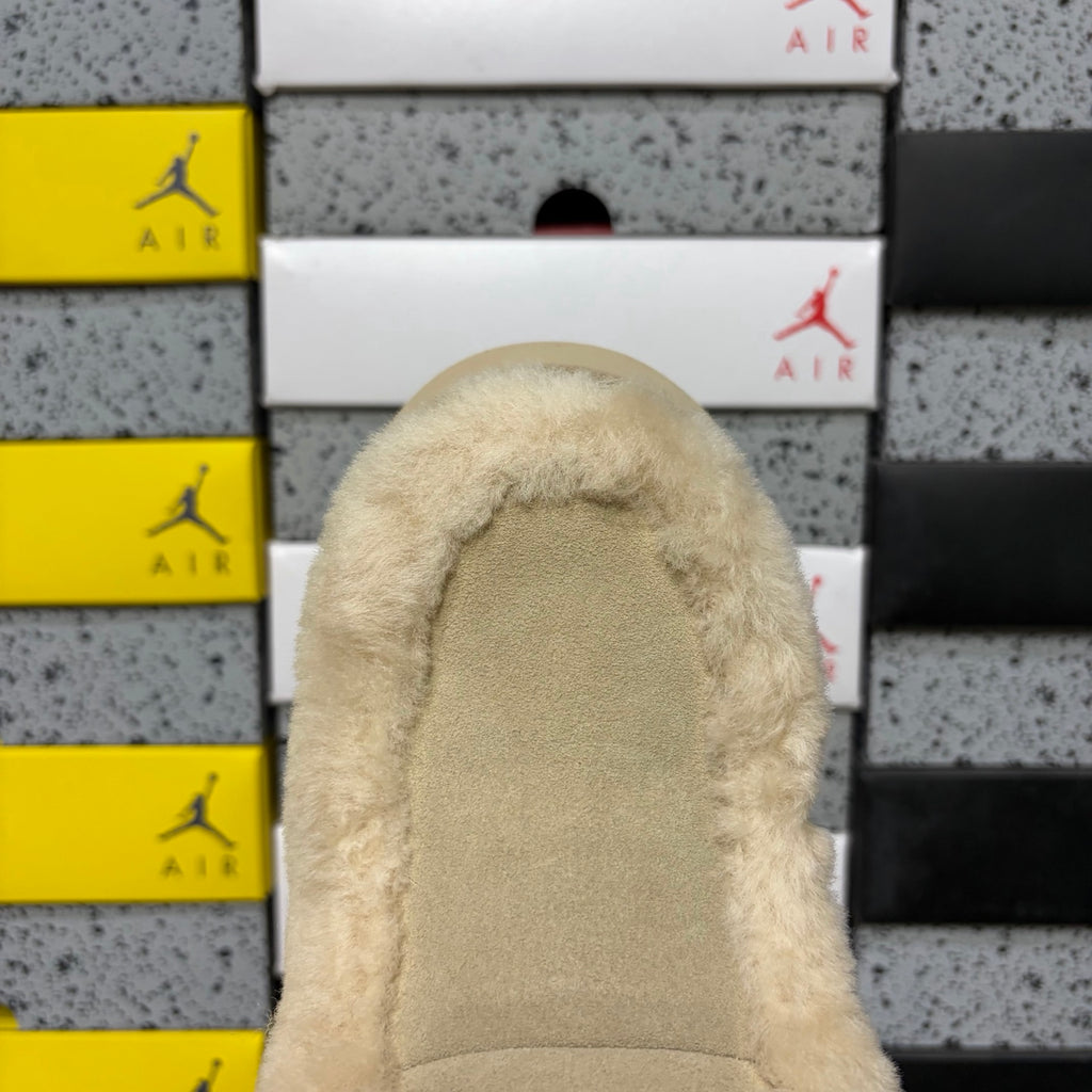UGG Esmé Platform Clog – Sand (Style #W1171532) | Sizes 35–40