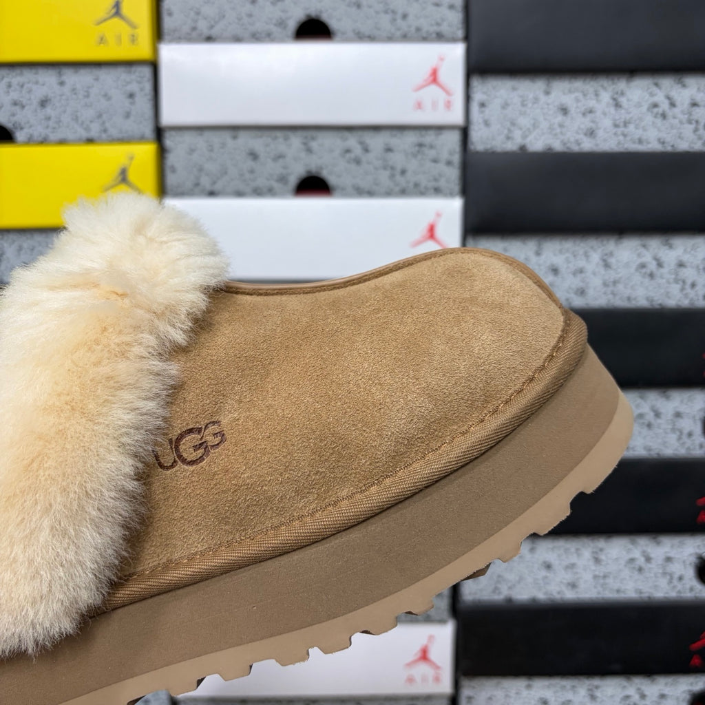 UGG Snow Boots – Chestnut Star Slide | 3cm Heel | Style #2550 | Sizes 35–40