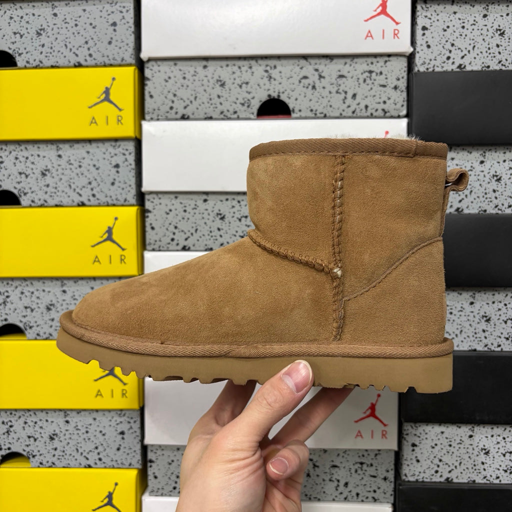 UGG Mid-Shaft Snow Boots – Chestnut | Classic Style #6222 | Sizes 35–44