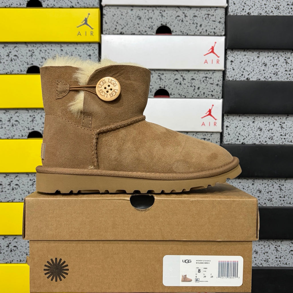 UGG Mid-Shaft Snow Boots – Chestnut | Wood Buckle | Style #6422 | Sizes 35–40