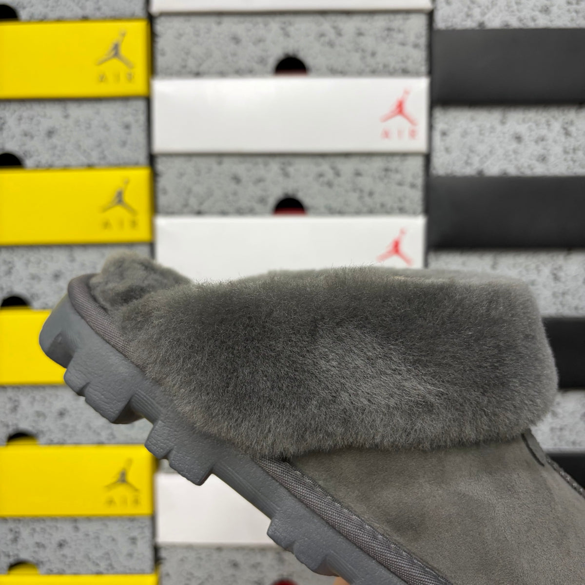 UGG Star Motif Slipper – Grey (Style #5125) | Sizes 35–40