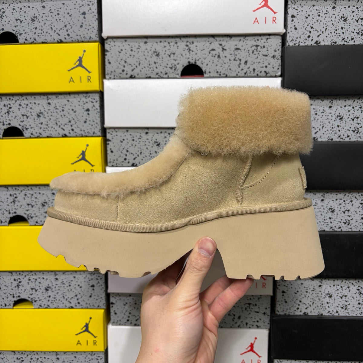 UGG Esmé Platform Clog – Sand (Style #W1171532) | Sizes 35–40
