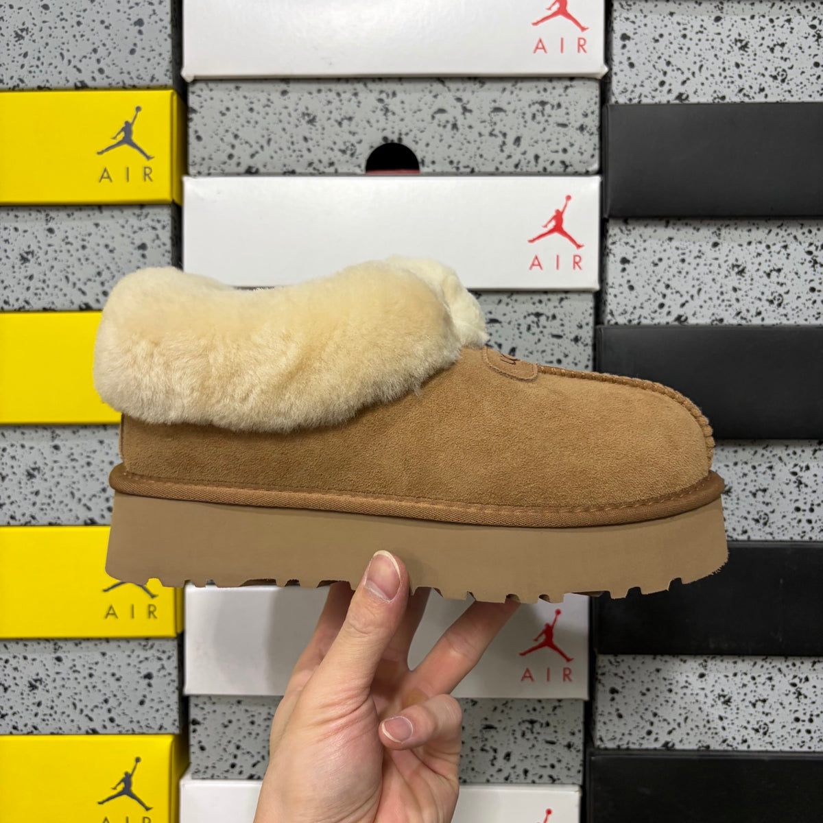 UGG Tazz Platform Slipper – Chestnut (Style #4810-3) | Sizes 35–40
