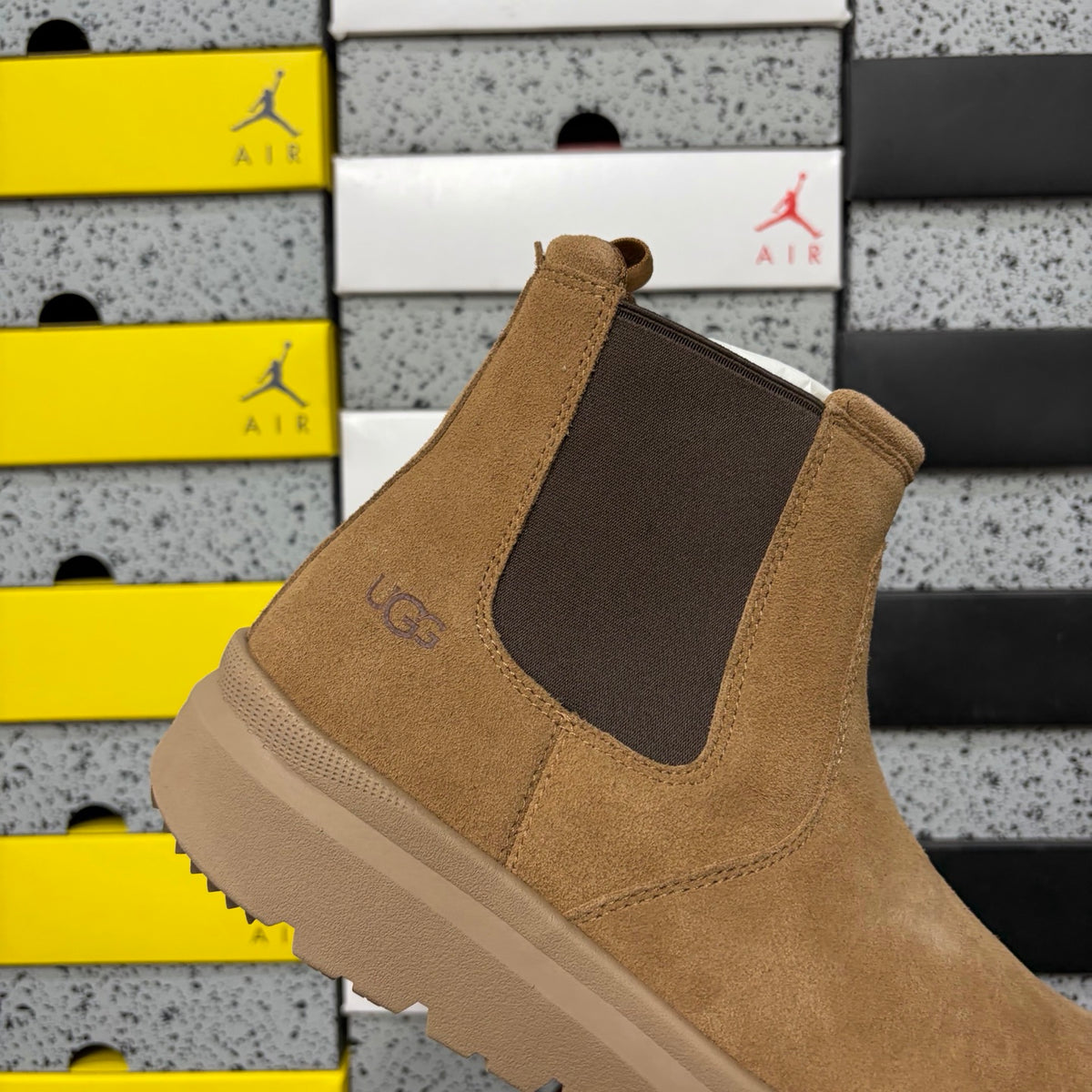 UGG Burleigh Chelsea Boot – Chestnut (Style #2050) | Sizes 39–44