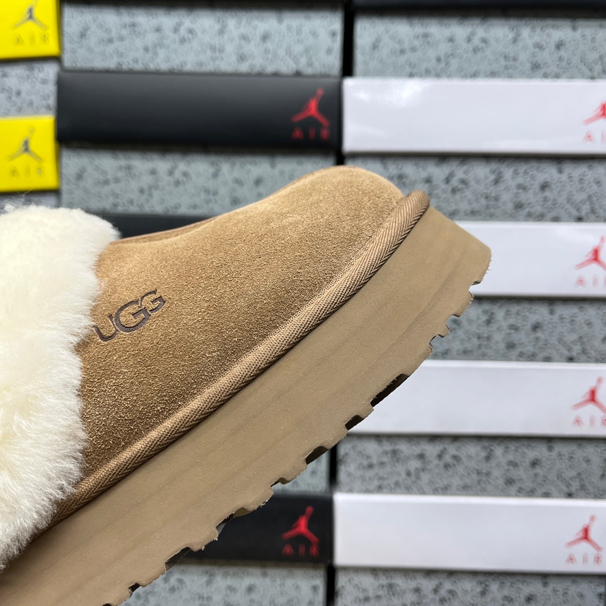 UGG Snow Boots – Classic Chestnut (Style #1122550) | Sizes 35–40
