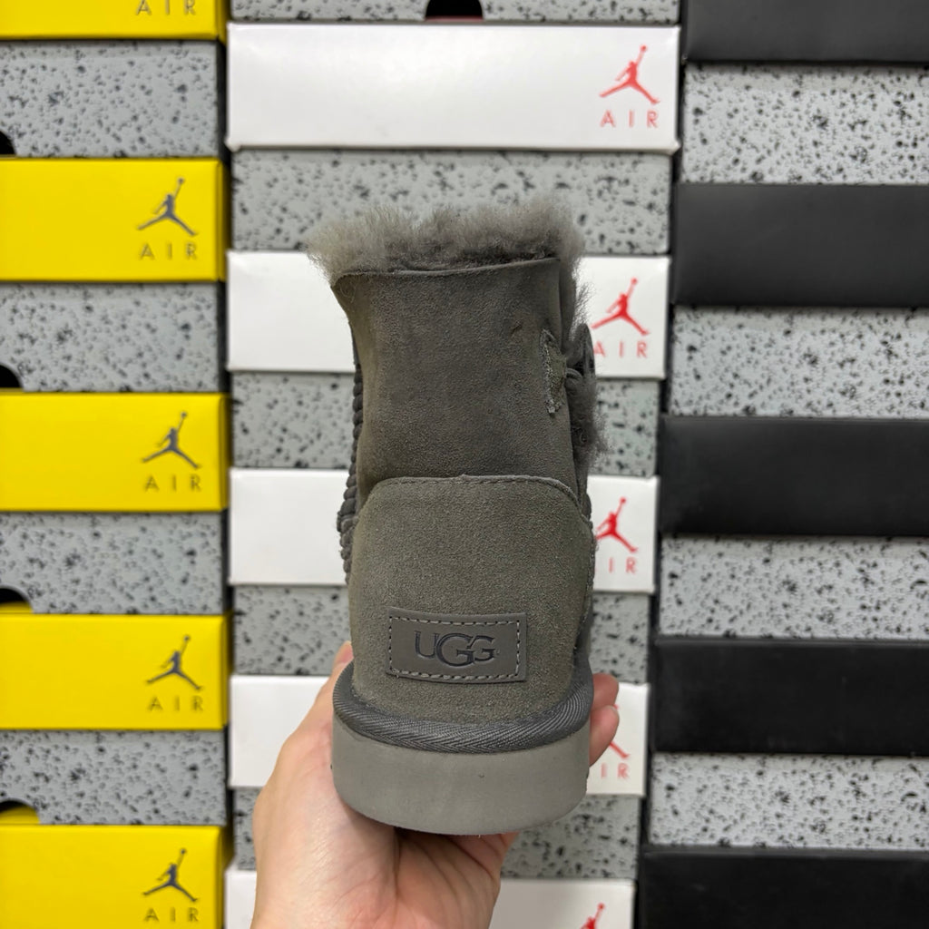 UGG Mid-Shaft Snow Boots – Gray | Wood Buckle | Style #6422 | Sizes 35–40