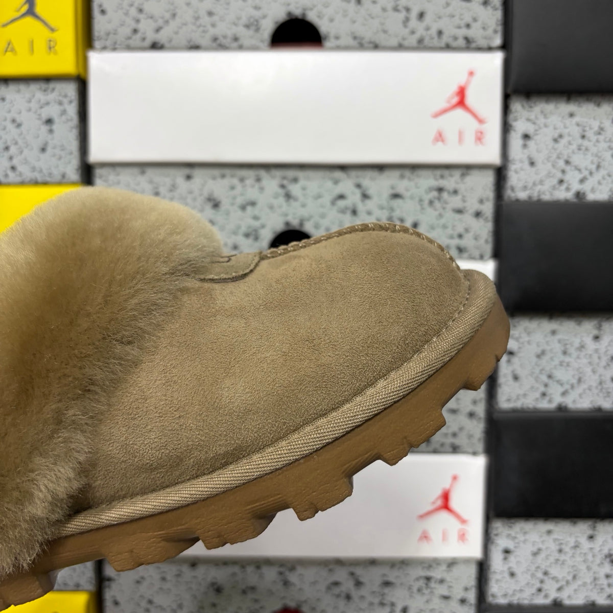 UGG Star Motif Slipper – Antelope Brown (Style #5125) | Sizes 35–40