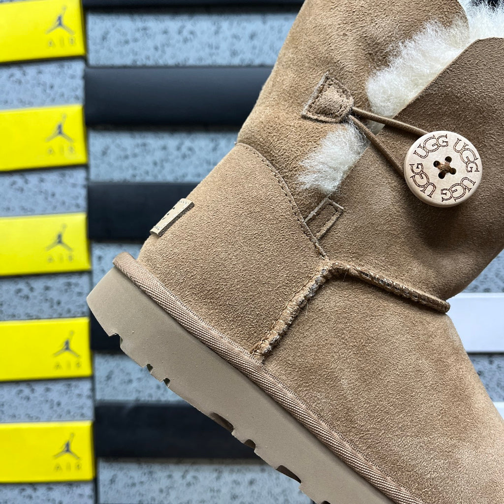 UGG Snow Boots – Classic Chestnut (Style #1016226) | Sizes 35–40