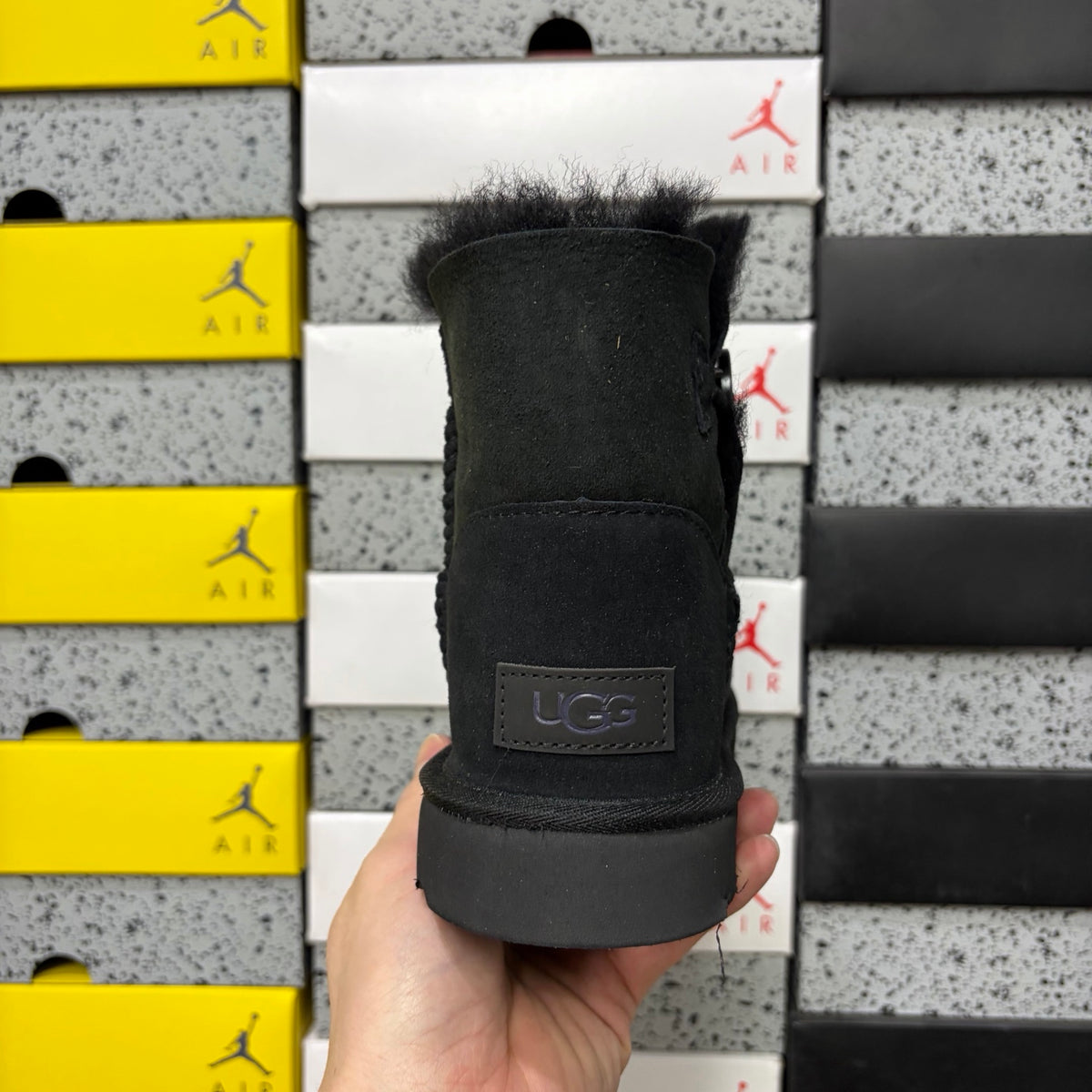 UGG Mid-Shaft Snow Boots – Black | Wood Buckle | Style #6422 | Sizes 35–40