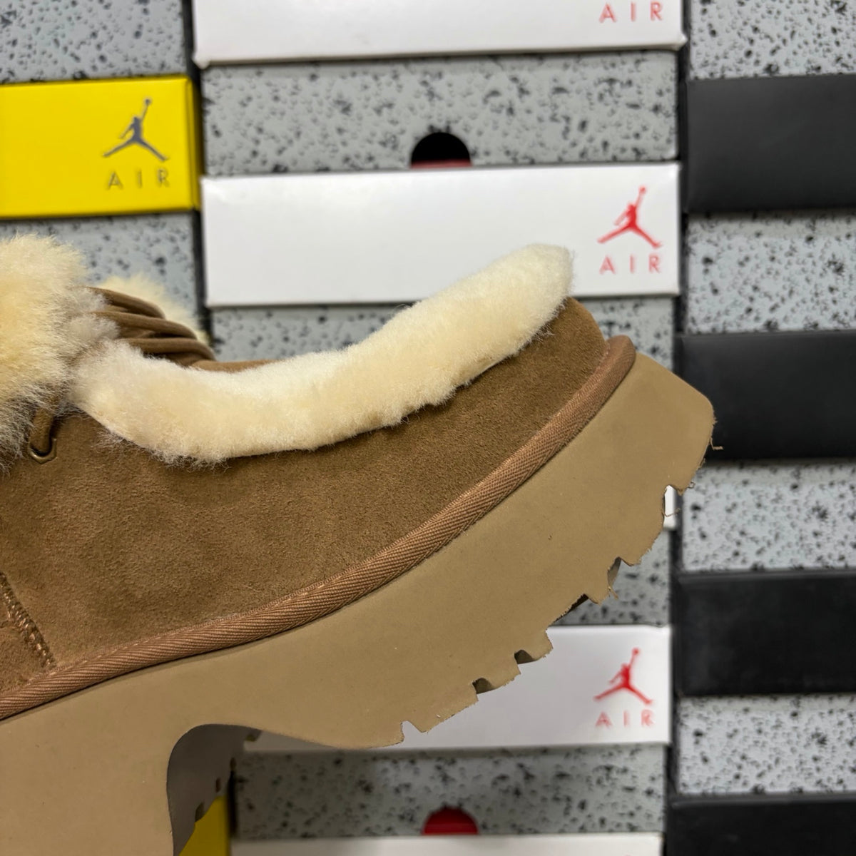 UGG Esmé Platform Clog – Chestnut (Style #W1171532) | Sizes 35–40