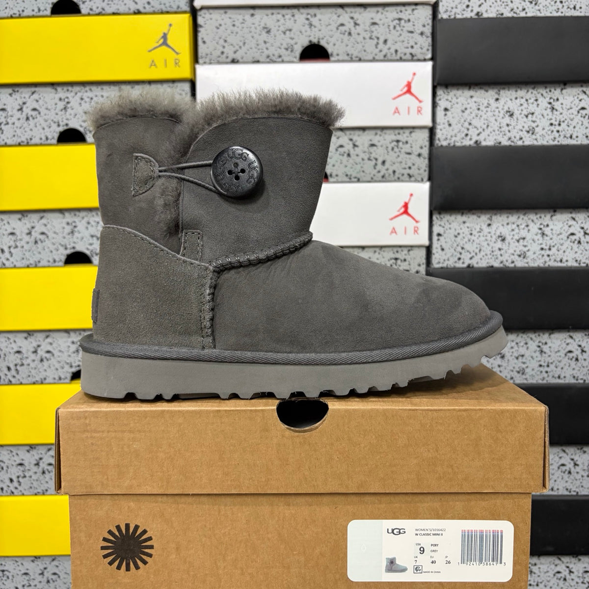 UGG Mid-Shaft Snow Boots – Gray | Wood Buckle | Style #6422 | Sizes 35–40