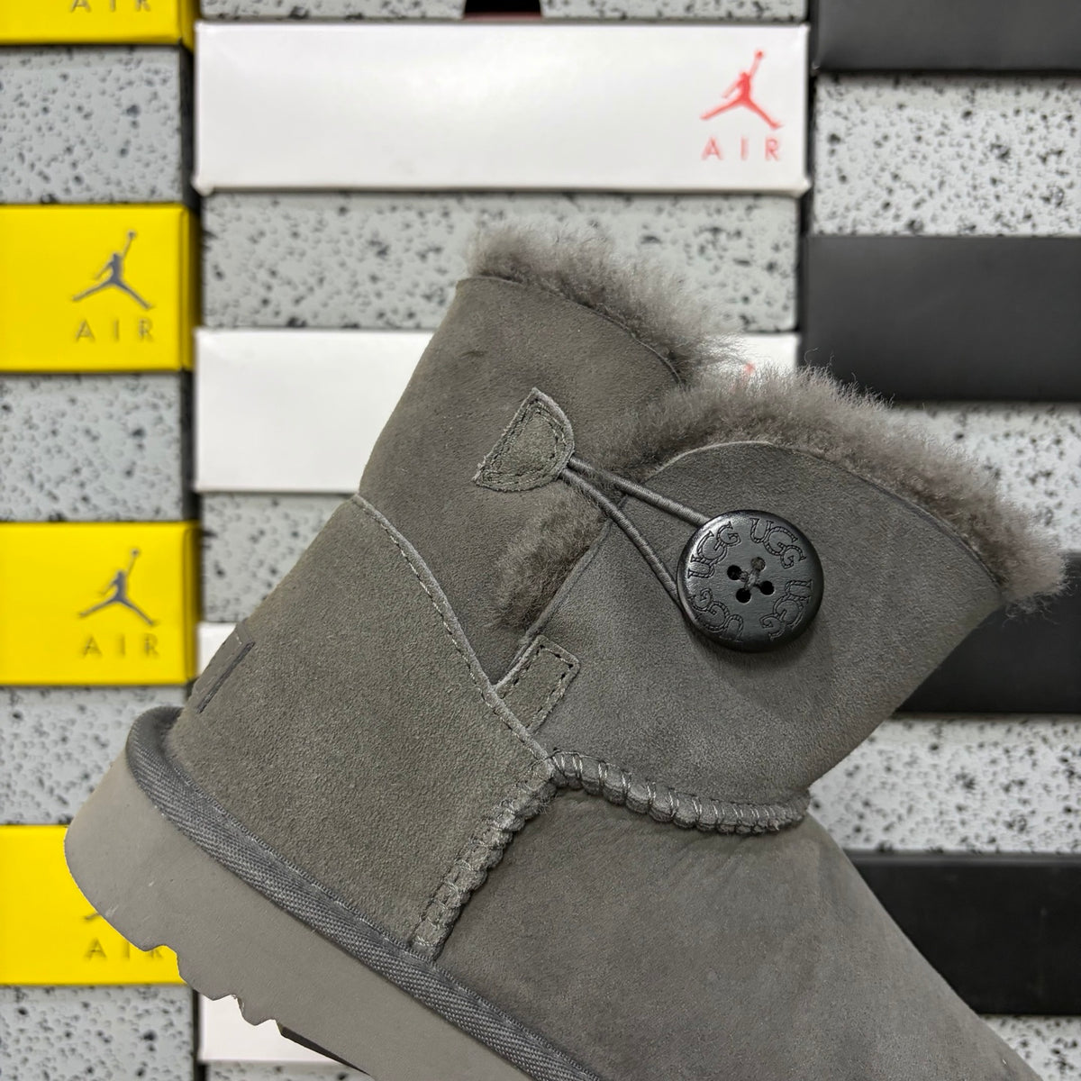 UGG Mid-Shaft Snow Boots – Gray | Wood Buckle | Style #6422 | Sizes 35–40