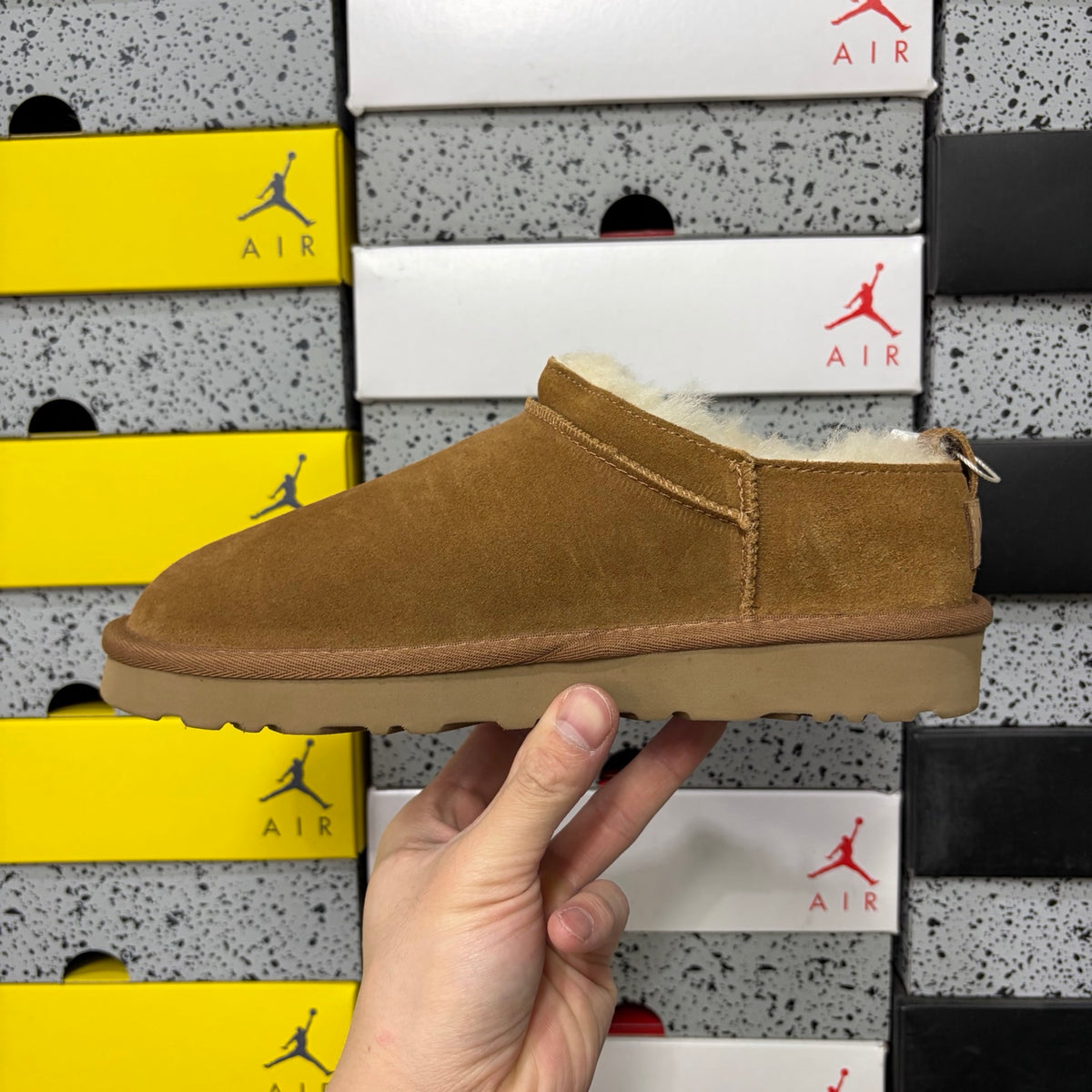 UGG Mini Boot Flat – Chestnut (Style #W1173891) | Sizes 35–40
