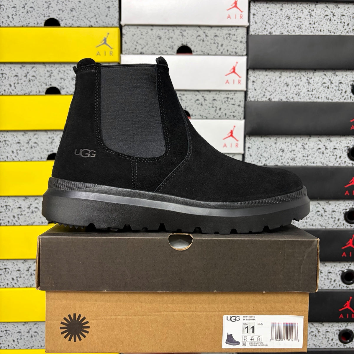 UGG Burleigh Chelsea Boot – Black (Style #2050) | Sizes 39–44