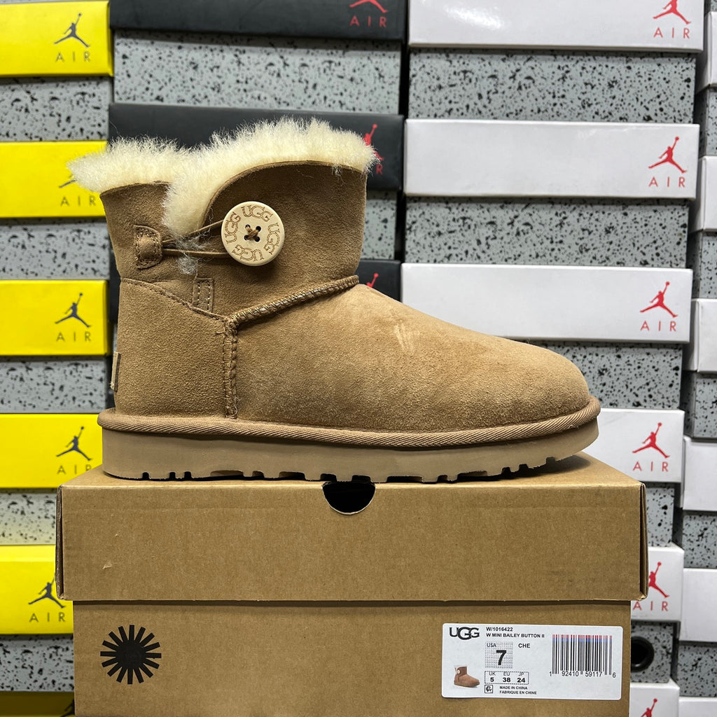 UGG Snow Boots – Classic Chestnut (Style #1016422) | Sizes 35–40