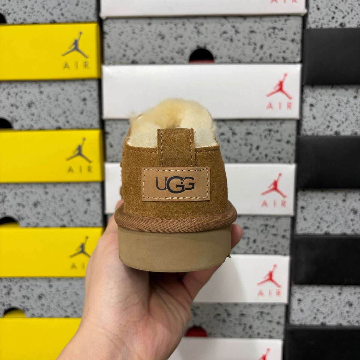 UGG Mini Boot Flat – Chestnut (Style #W1173891) | Sizes 35–40