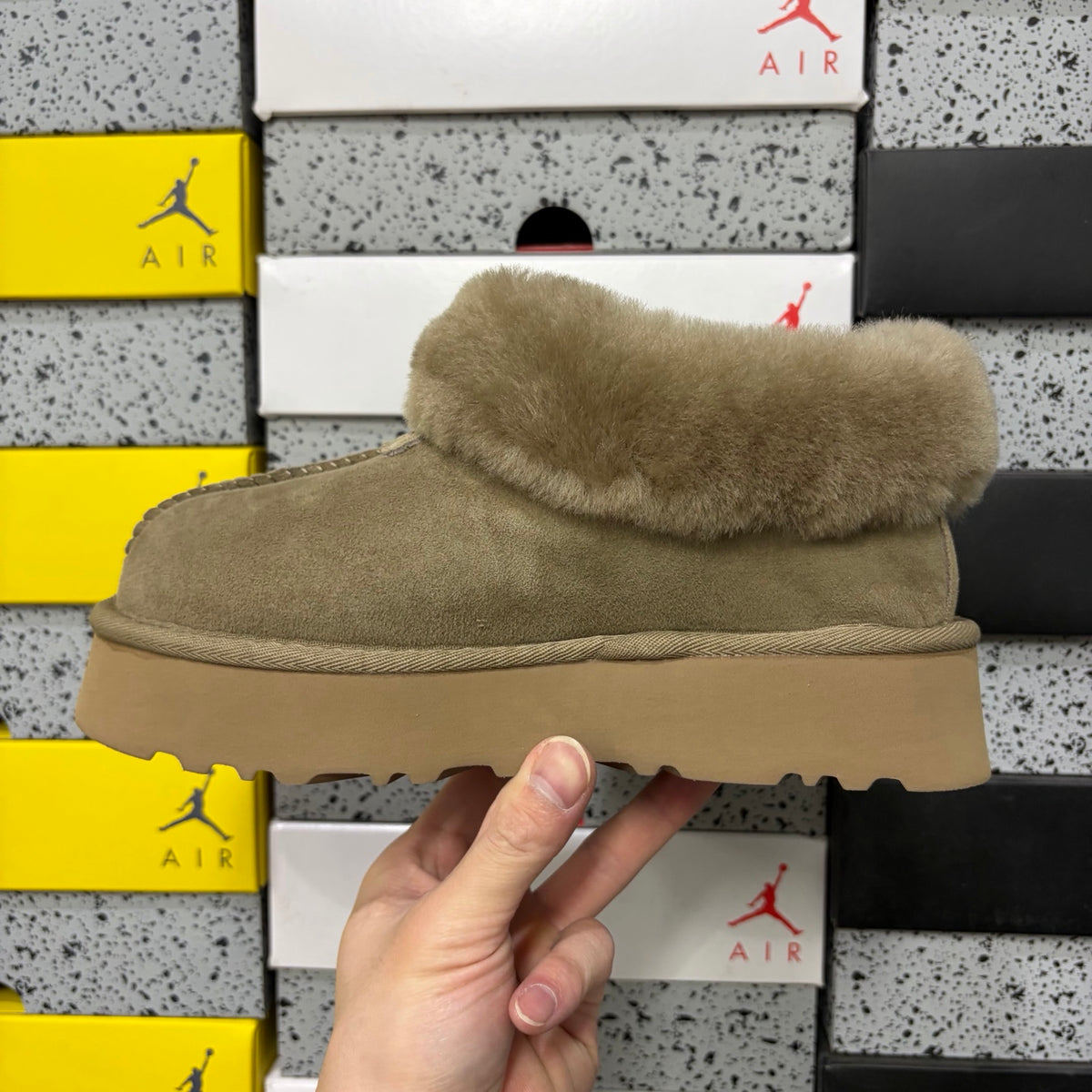 UGG Tazz Platform Slipper – Antelope Brown (Style #4810-3) | Sizes 35–40