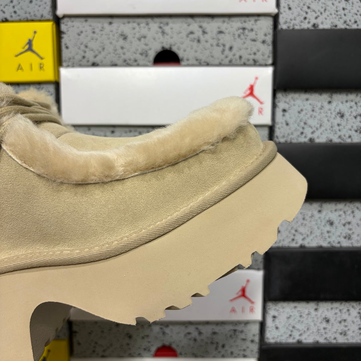 UGG Esmé Platform Clog – Sand (Style #W1171532) | Sizes 35–40