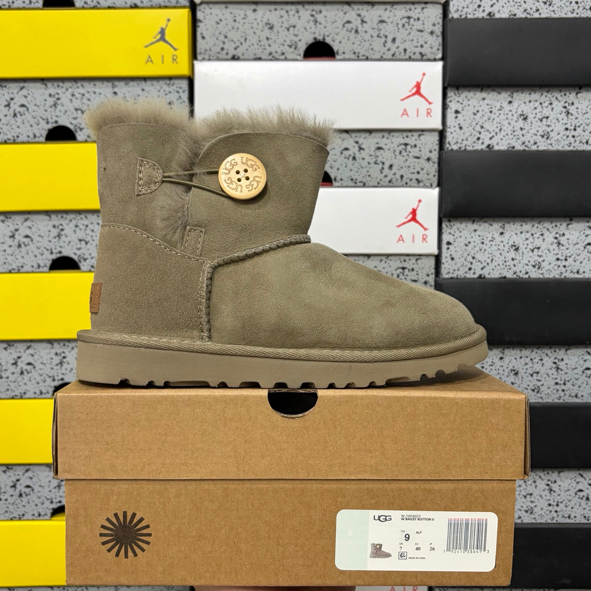 UGG Mid-Shaft Snow Boots – Antelope Brown | Wood Buckle | Style #6422 | Sizes 35–40