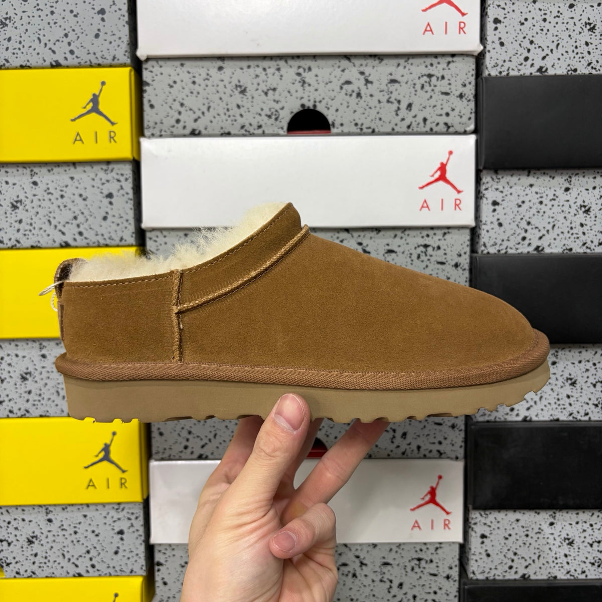 UGG Mini Boot Flat – Chestnut (Style #W1173891) | Sizes 35–40