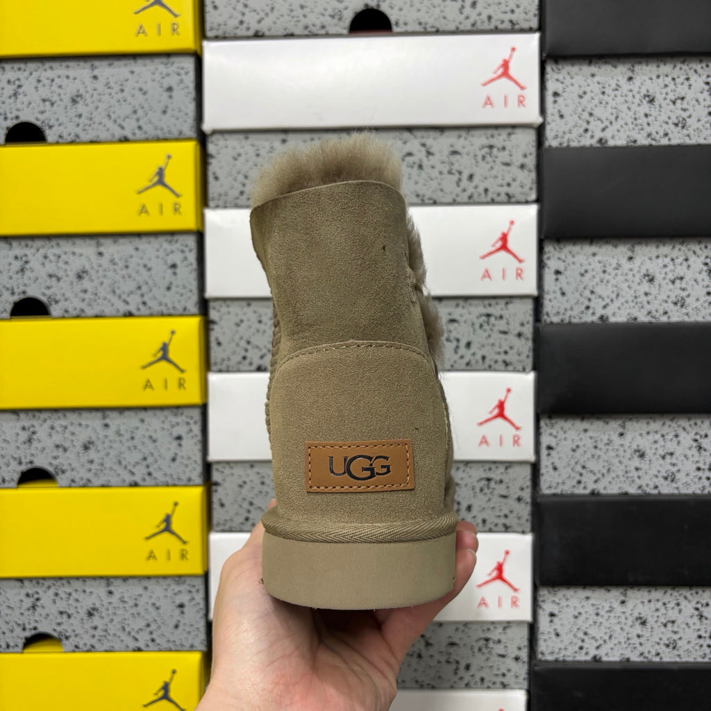 UGG Mid-Shaft Snow Boots – Antelope Brown | Wood Buckle | Style #6422 | Sizes 35–40