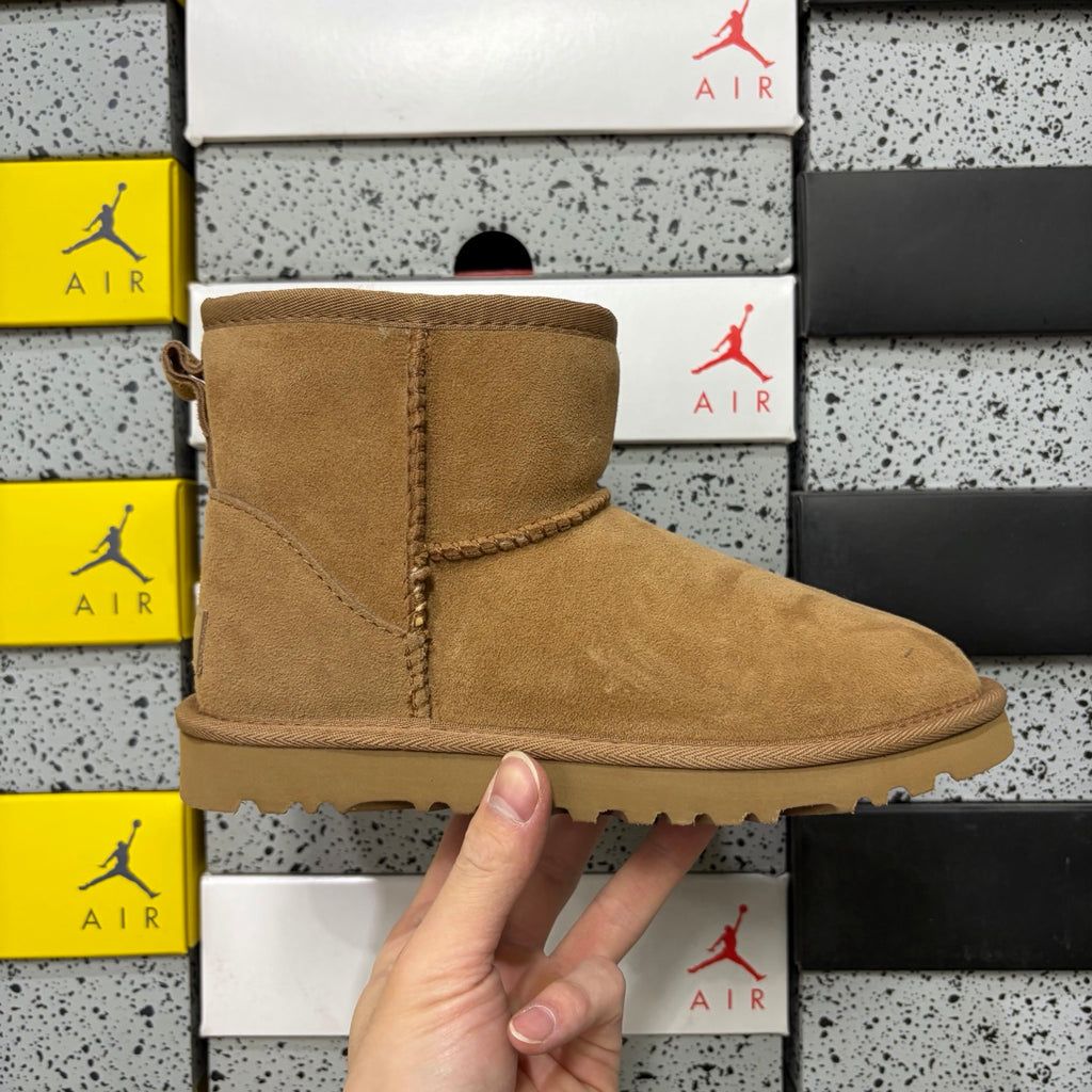 UGG Mid-Shaft Snow Boots – Chestnut | Classic Style #6222 | Sizes 35–44
