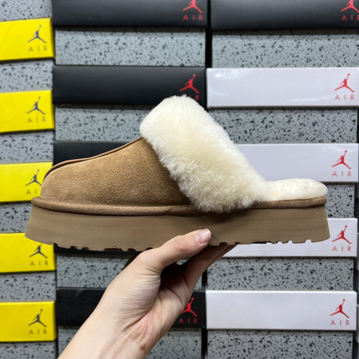 UGG Snow Boots – Classic Chestnut (Style #1122550) | Sizes 35–40
